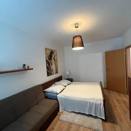 Horsky V Ad Horec A Parkovanie V Centre *